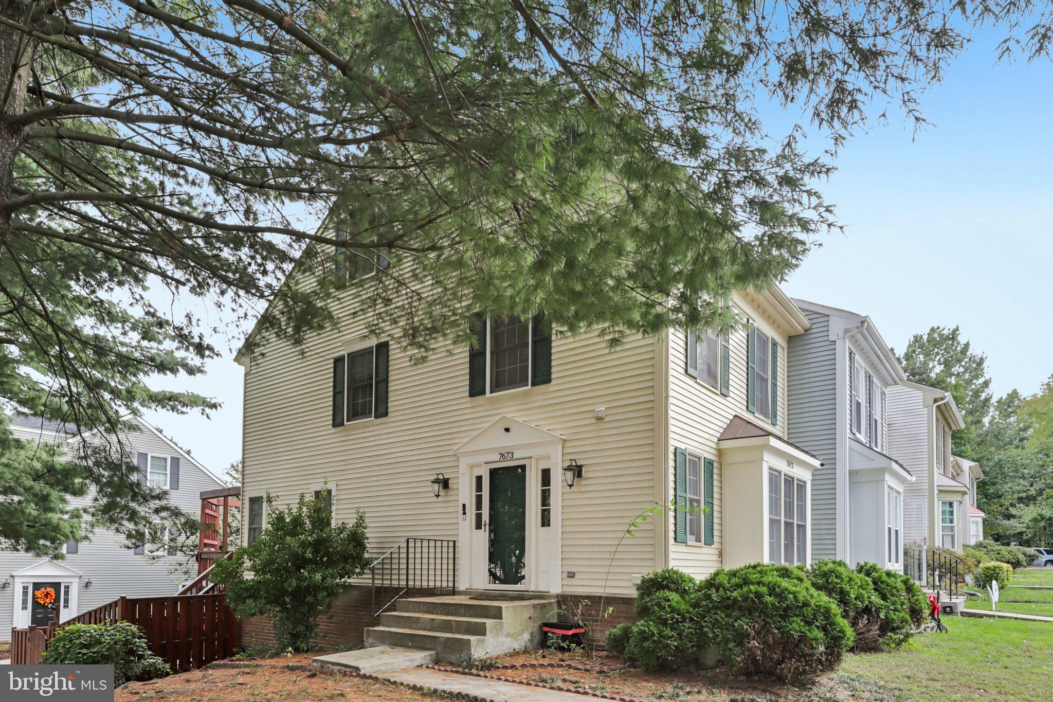 7673 NORTHERN OAKS COURT