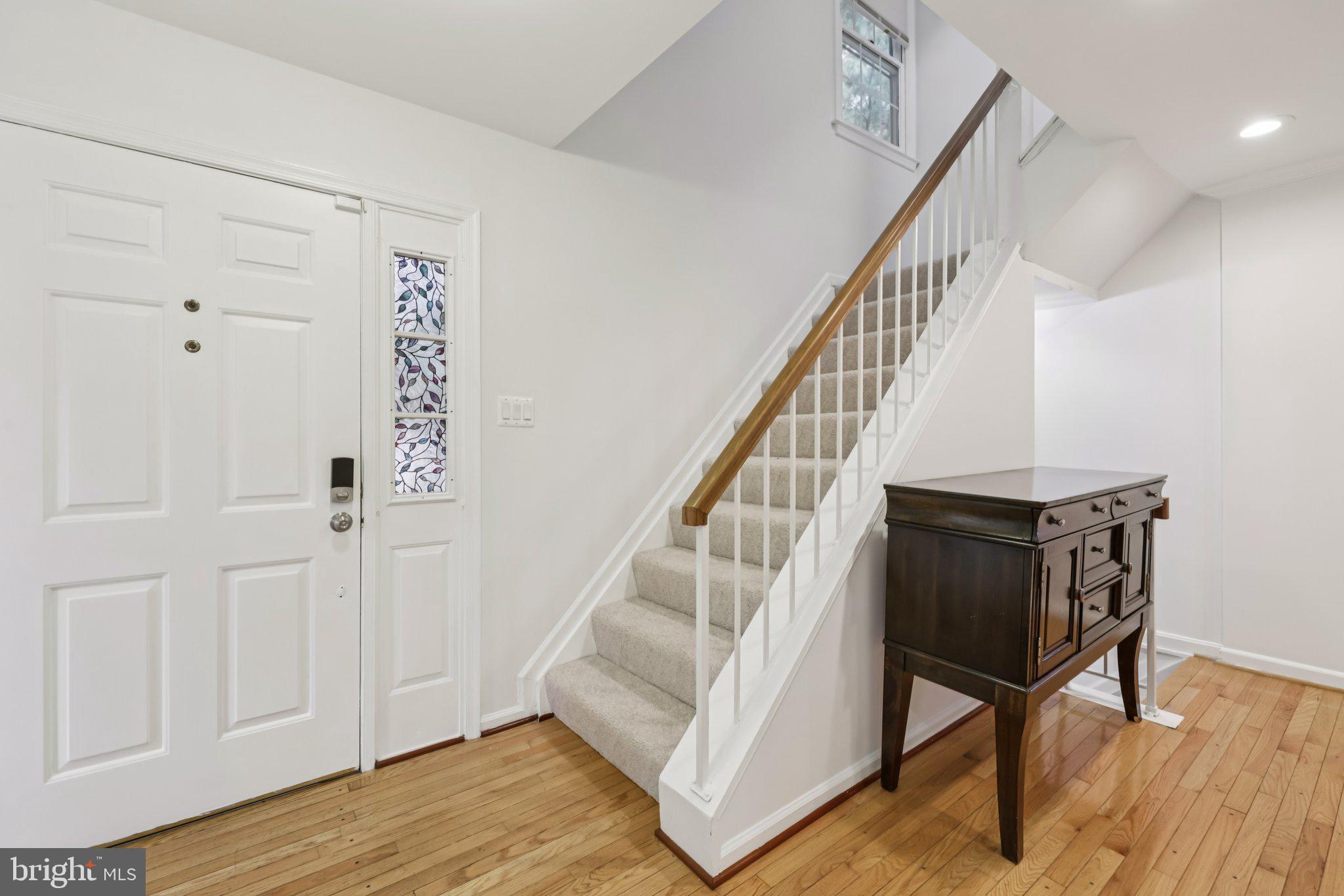 7673 NORTHERN OAKS COURT