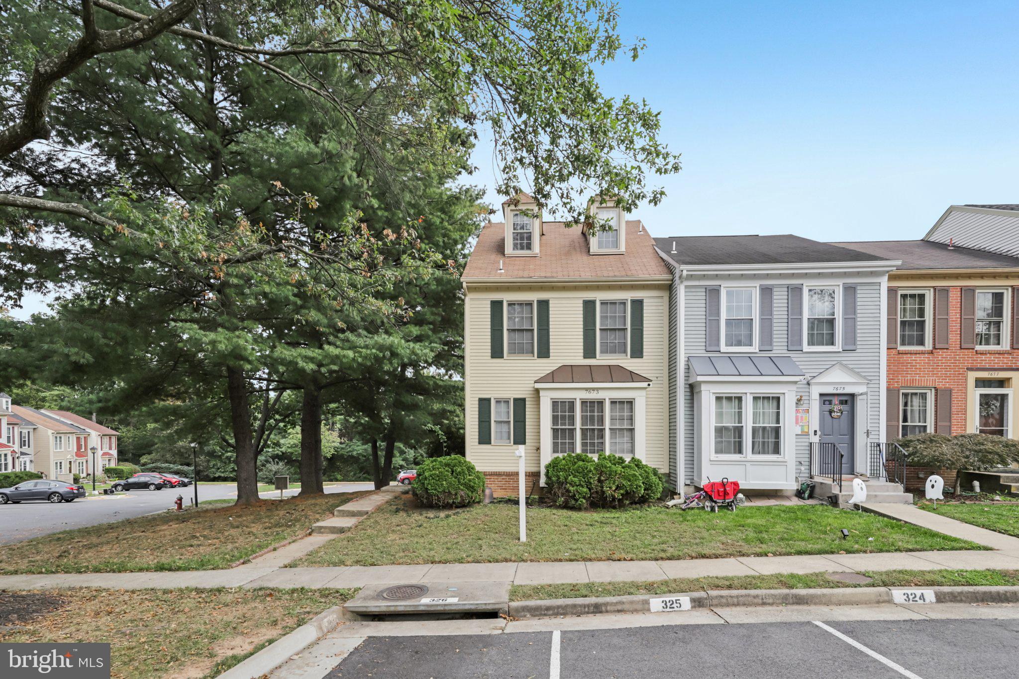 7673 NORTHERN OAKS COURT