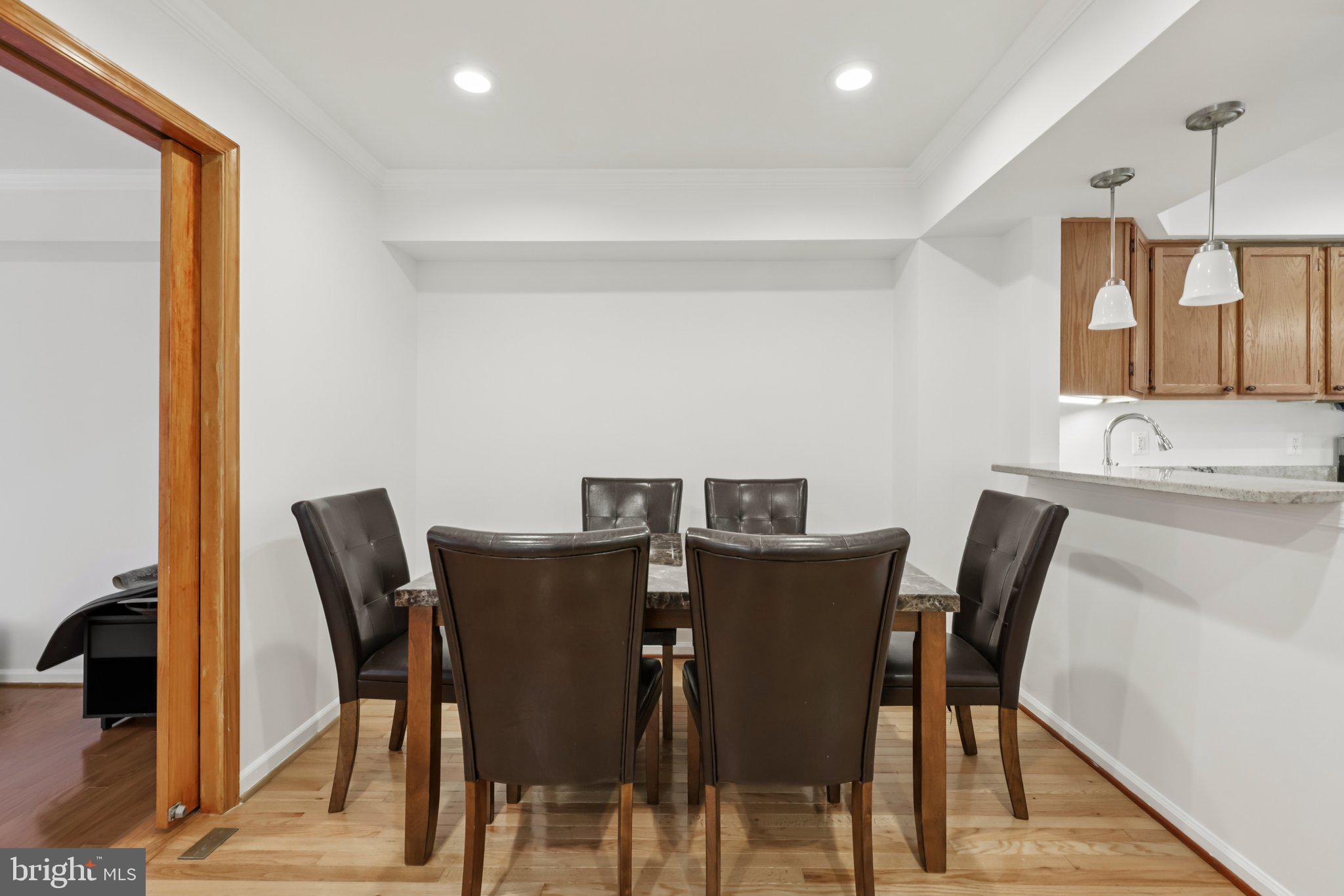 7673 NORTHERN OAKS COURT
