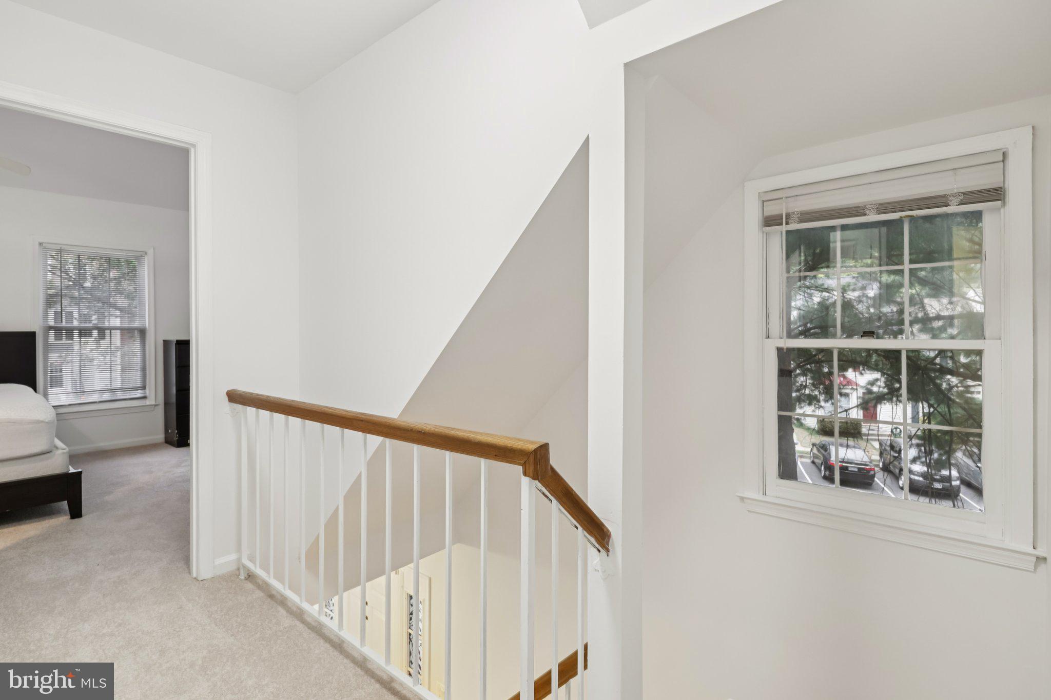 7673 NORTHERN OAKS COURT
