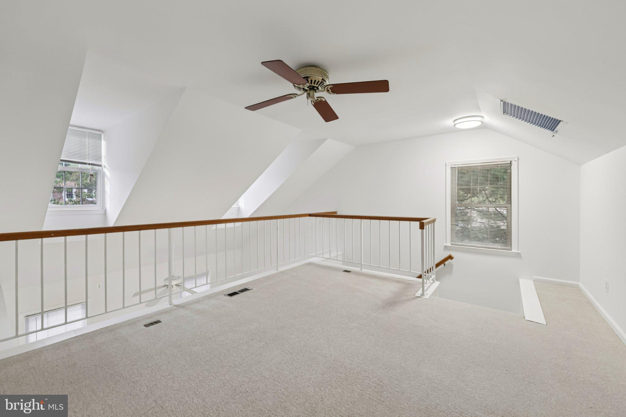 7673 NORTHERN OAKS COURT