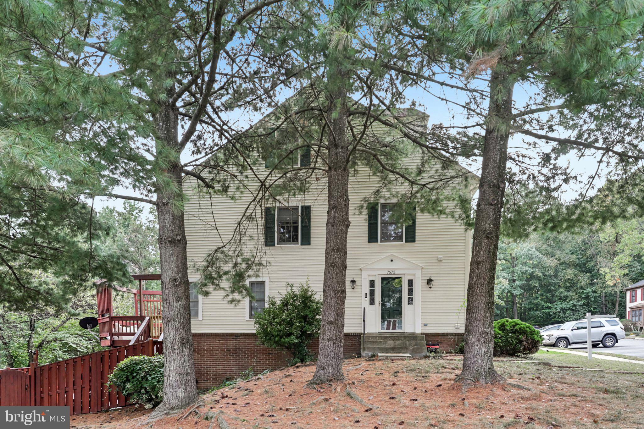 7673 NORTHERN OAKS COURT