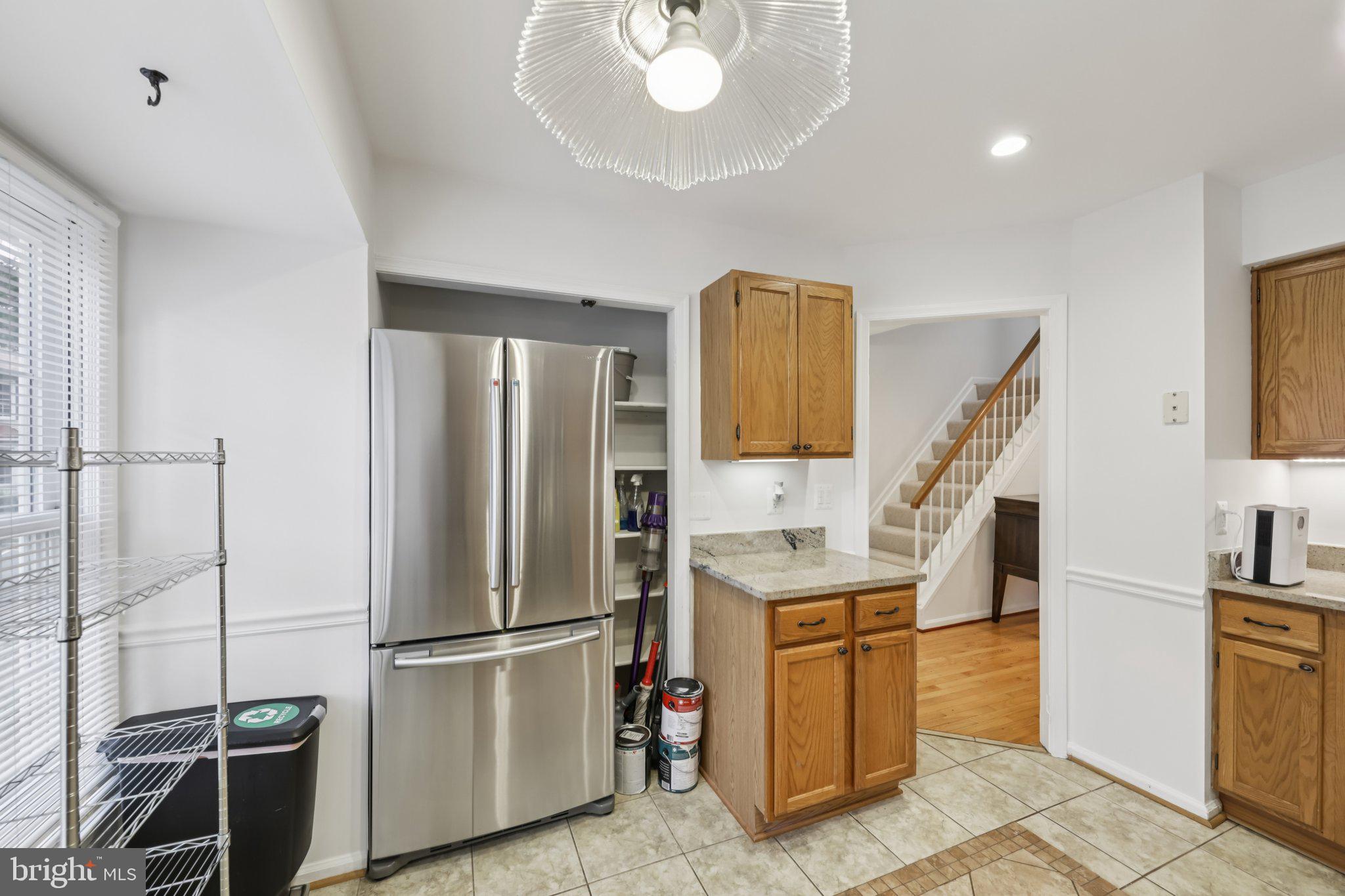 7673 NORTHERN OAKS COURT