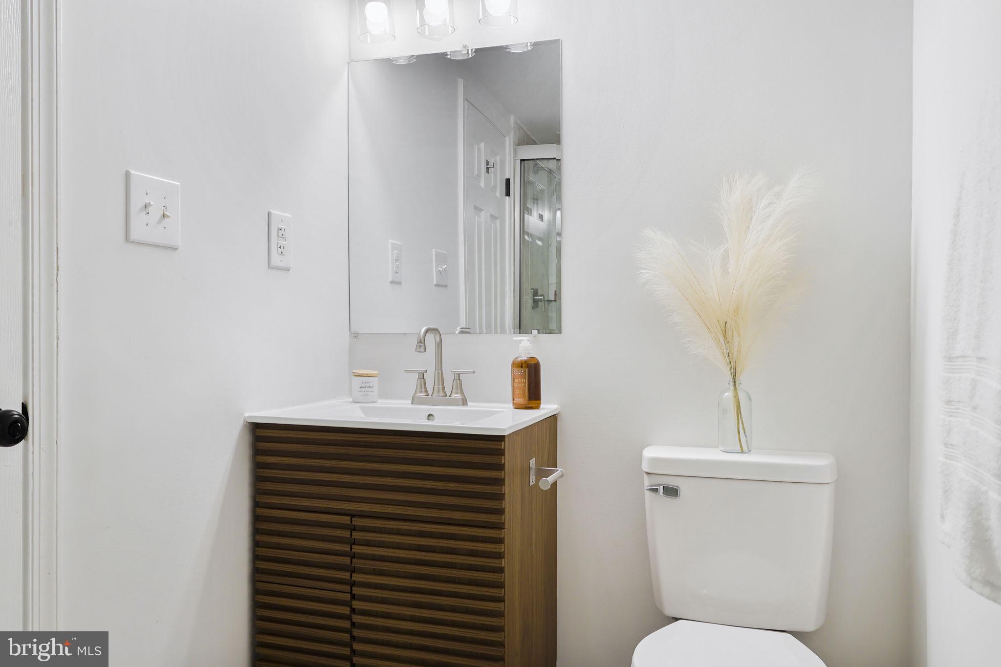 4903 VAN WALBEEK PLACE