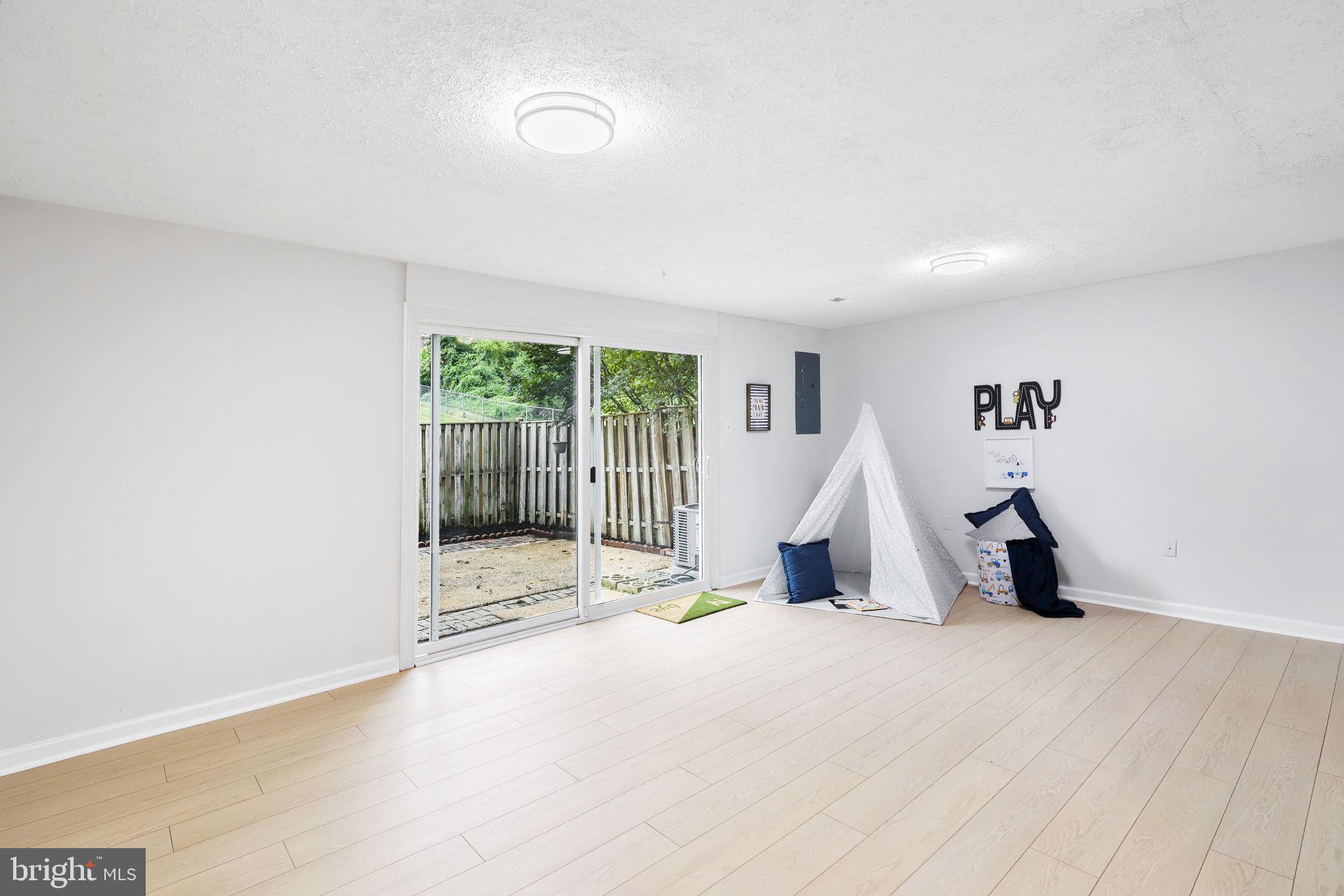 4903 VAN WALBEEK PLACE