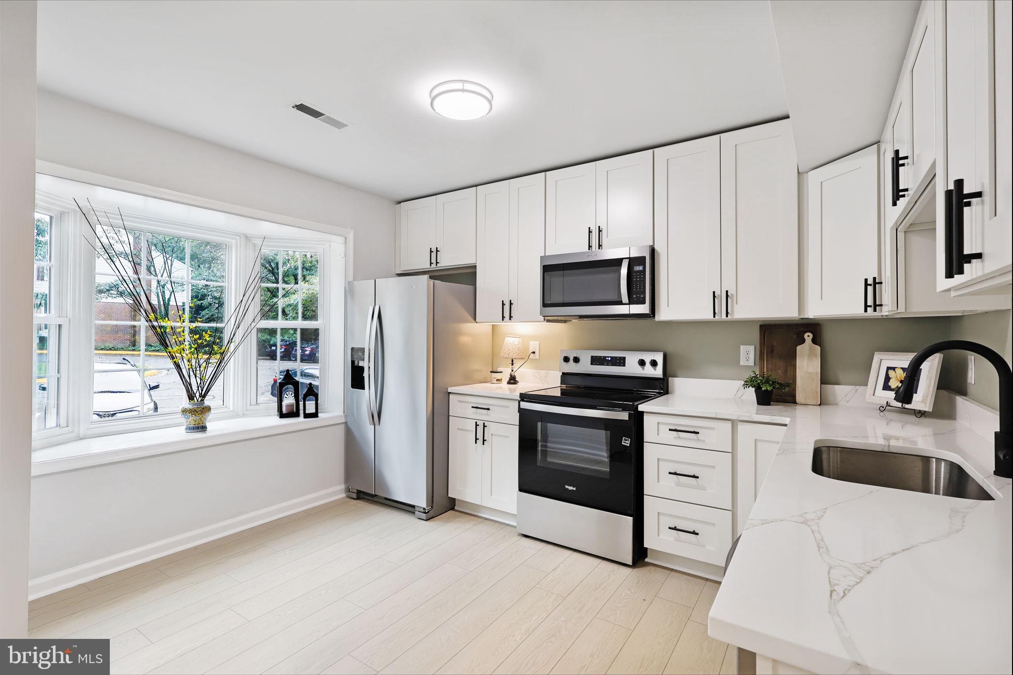 4903 VAN WALBEEK PLACE