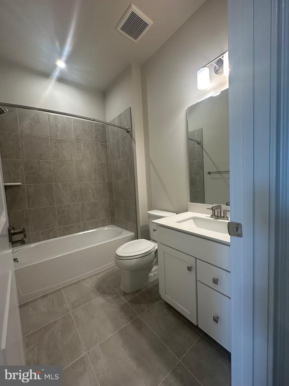 4504 DANDELION LOOP