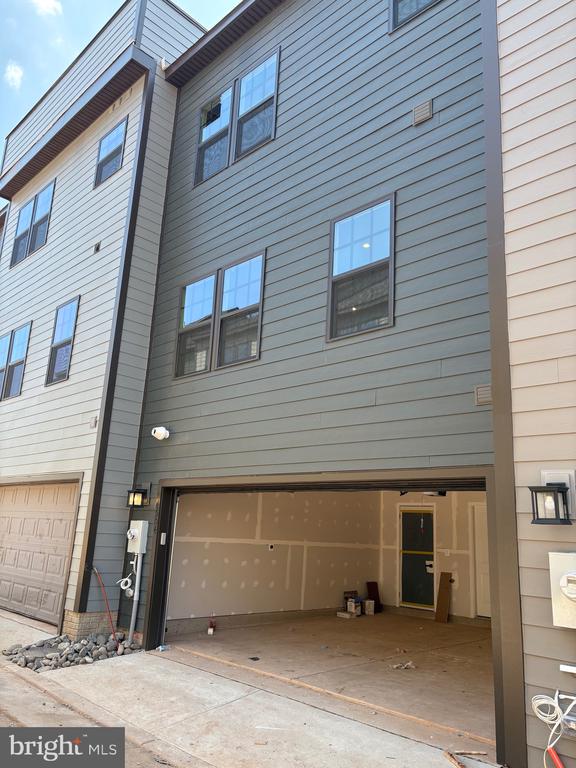 4504 DANDELION LOOP
