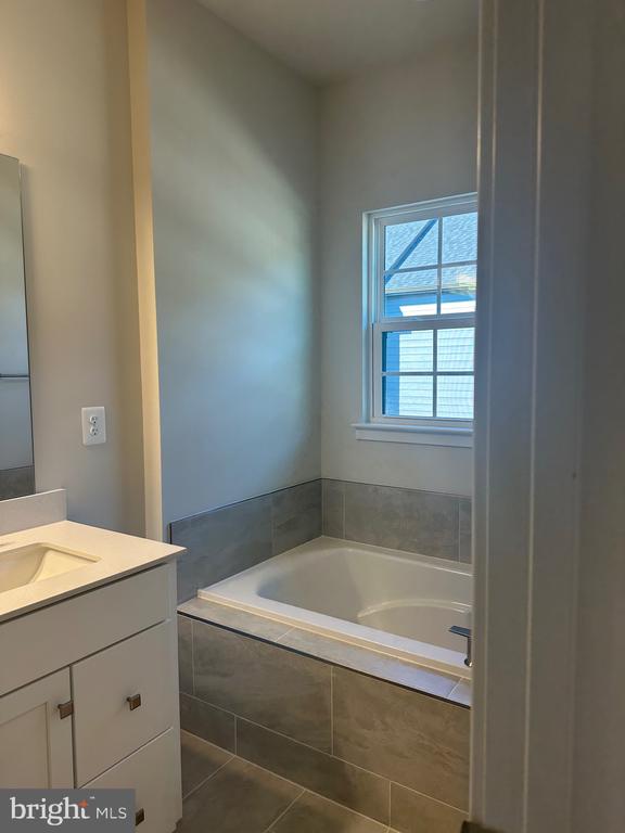4504 DANDELION LOOP