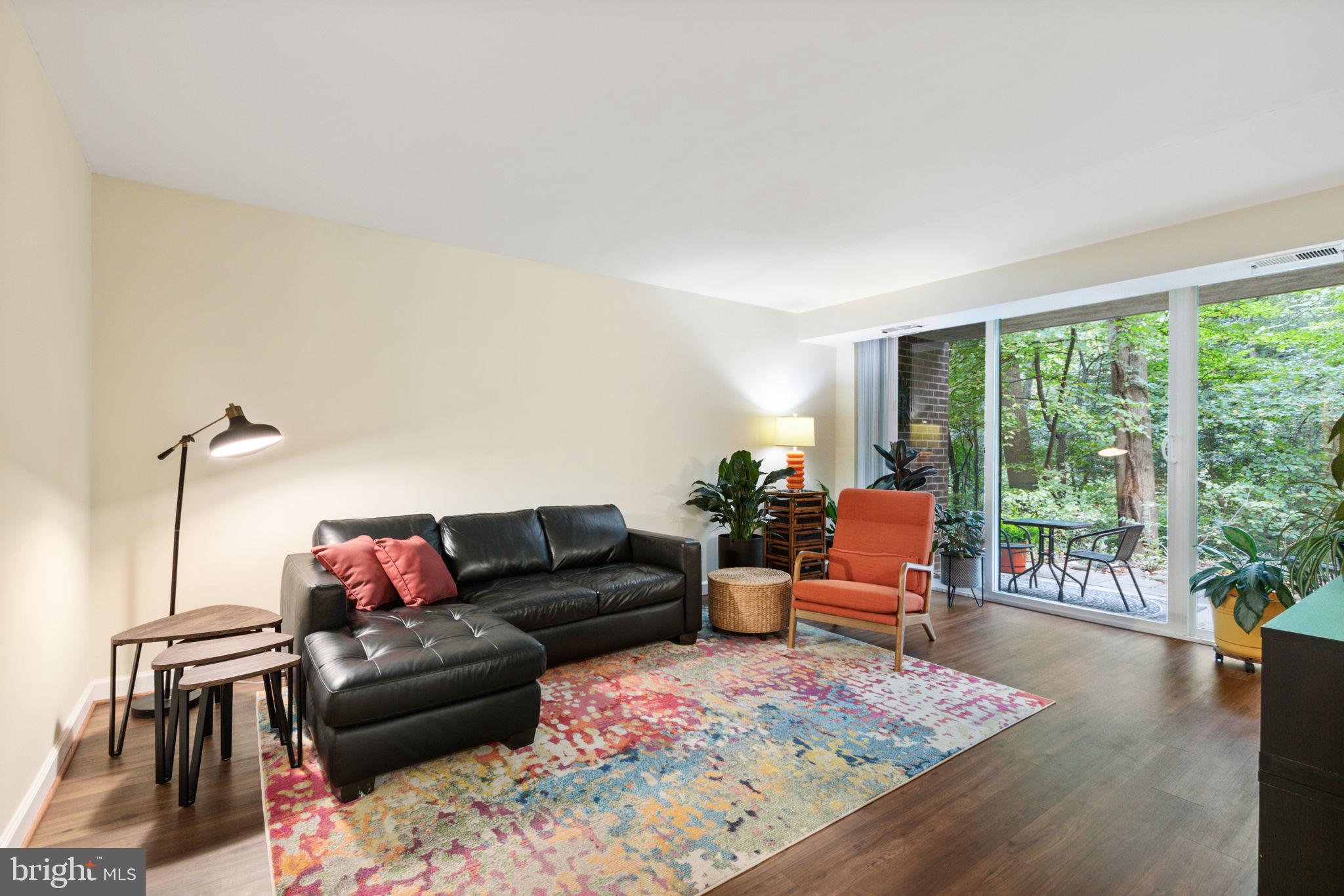 1532 NORTHGATE SQUARE