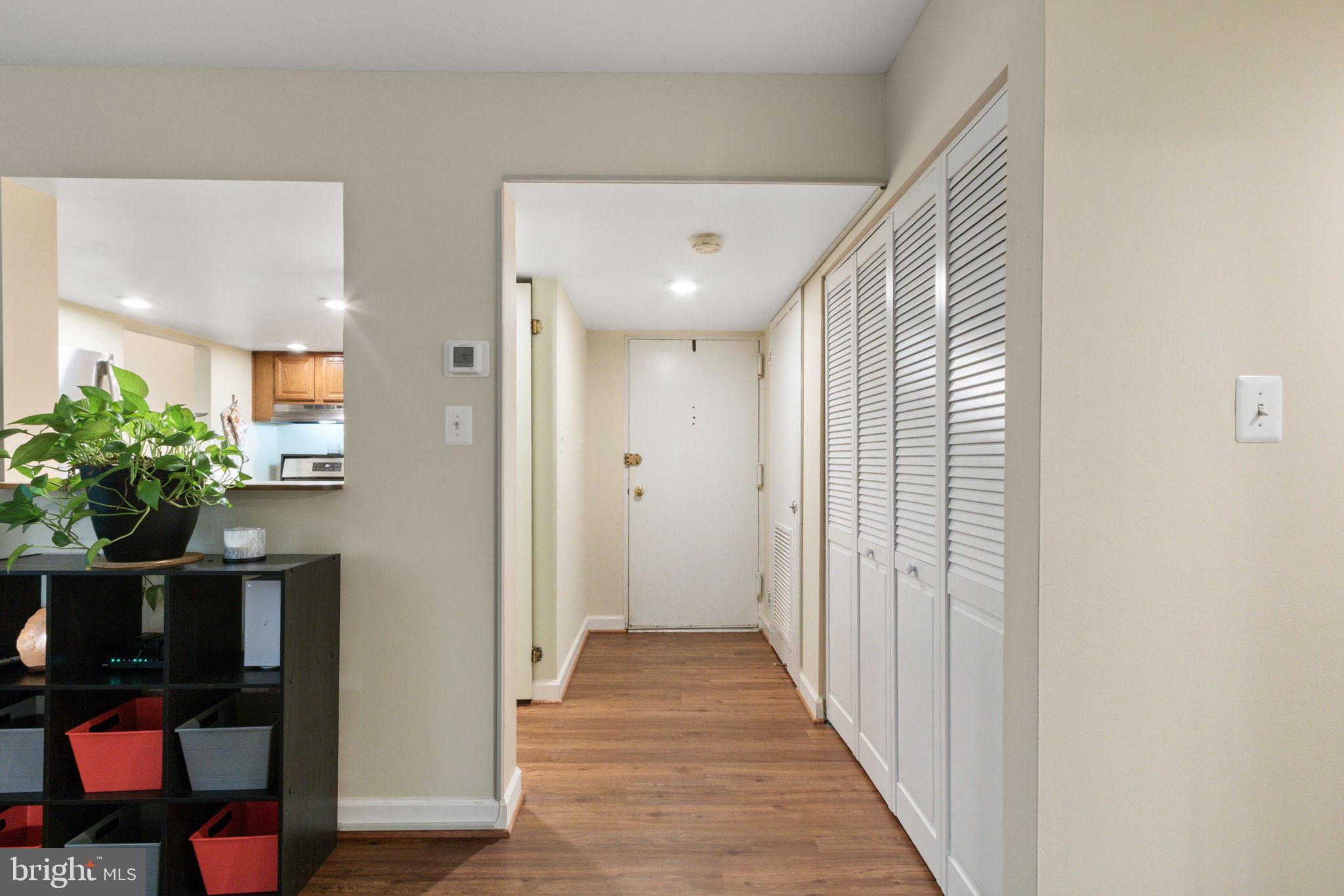 1532 NORTHGATE SQUARE