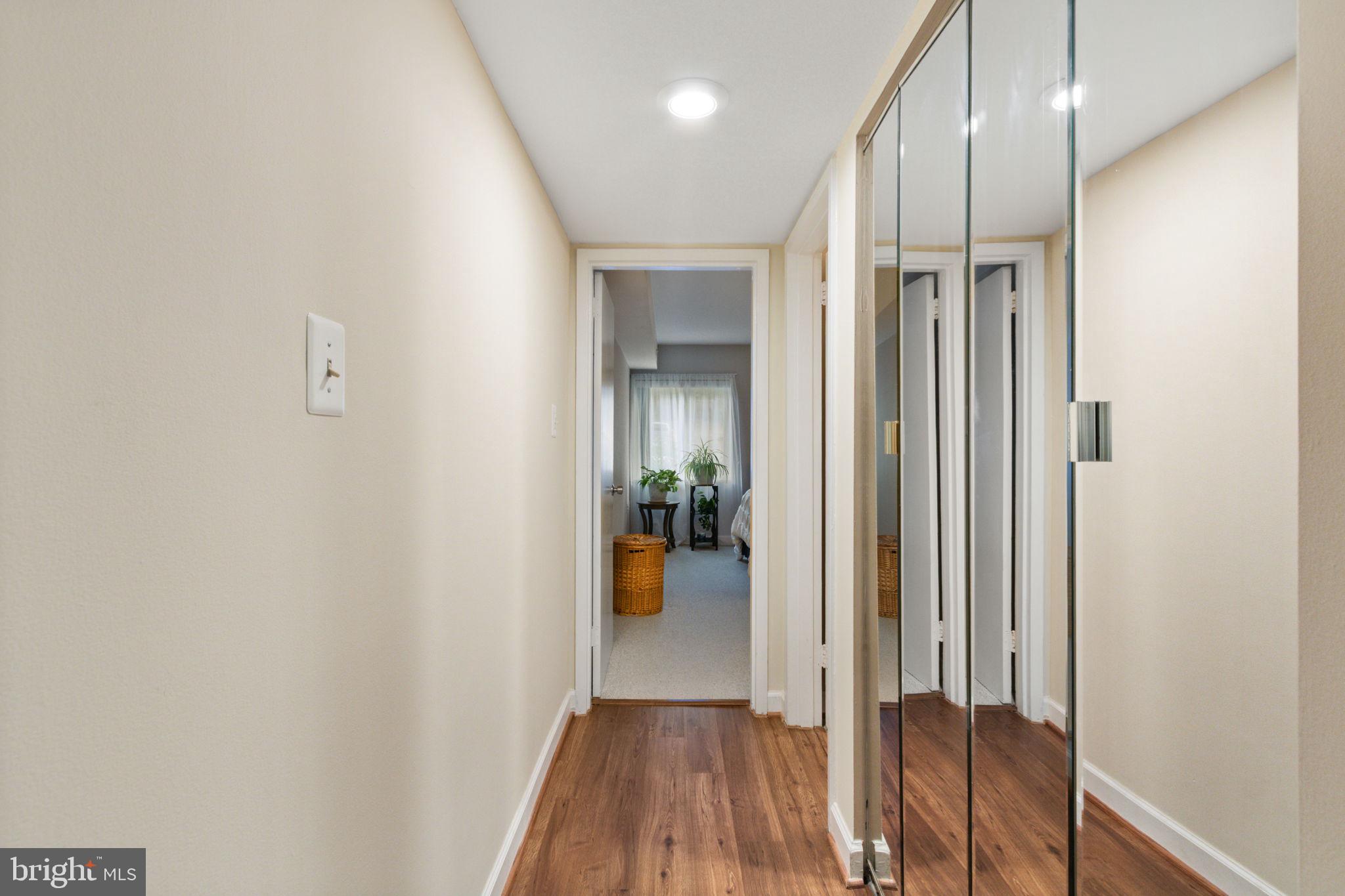 1532 NORTHGATE SQUARE