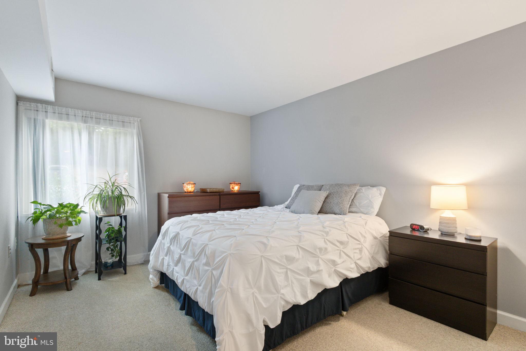 1532 NORTHGATE SQUARE