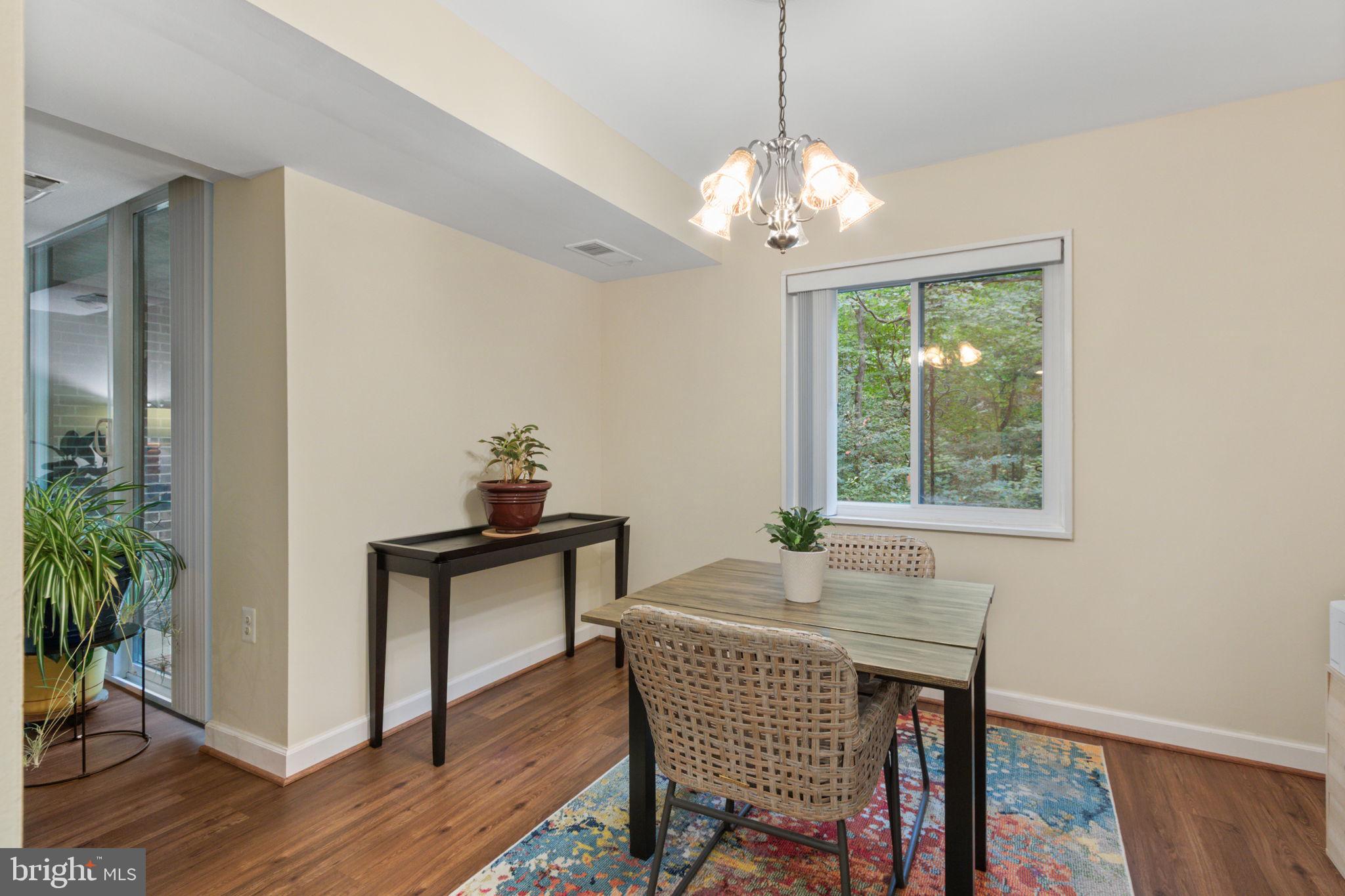 1532 NORTHGATE SQUARE