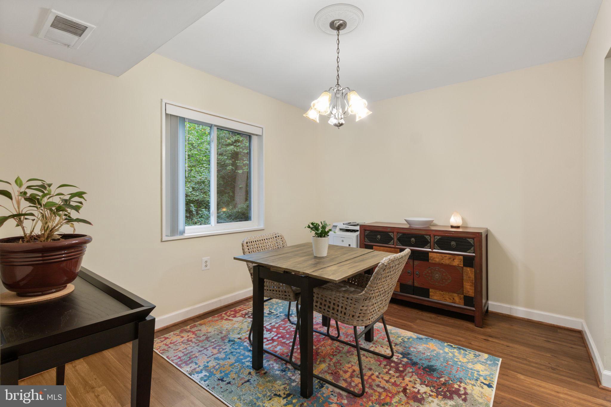 1532 NORTHGATE SQUARE