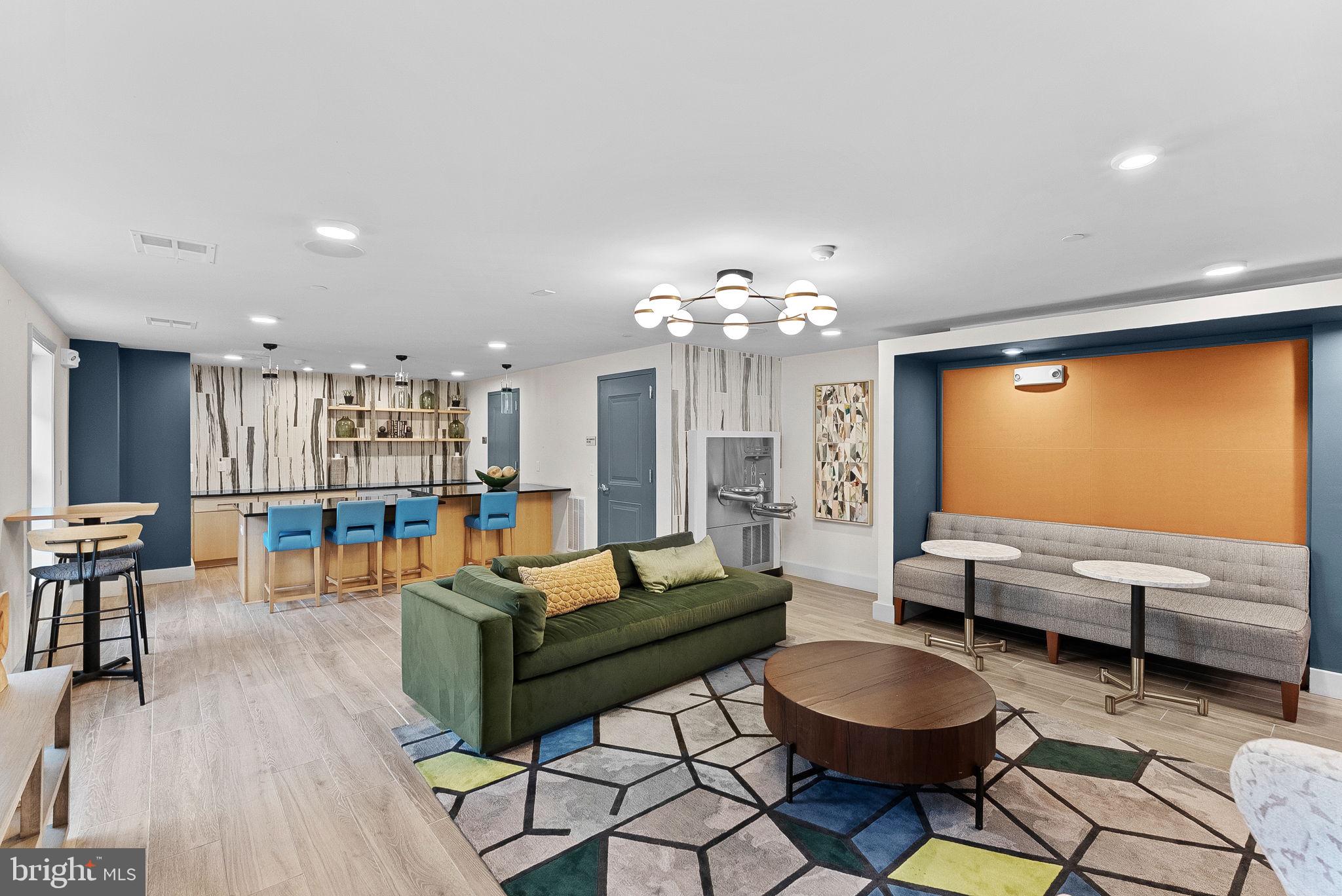 3925 FAIR RIDGE DRIVE 305