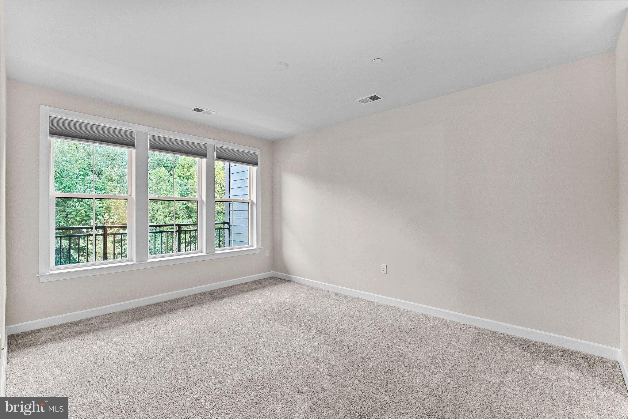 3925 FAIR RIDGE DRIVE 305