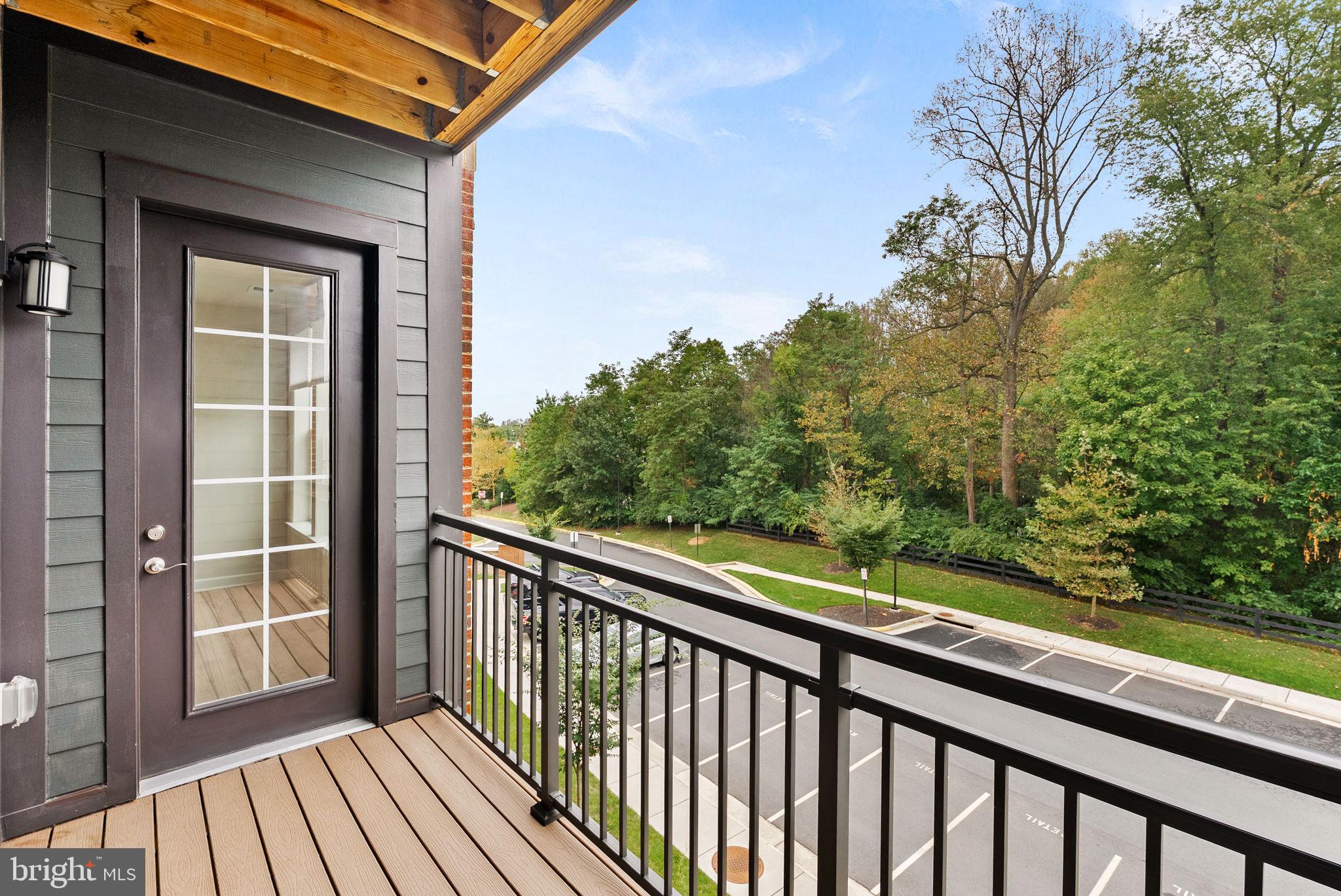 3925 FAIR RIDGE DRIVE 305