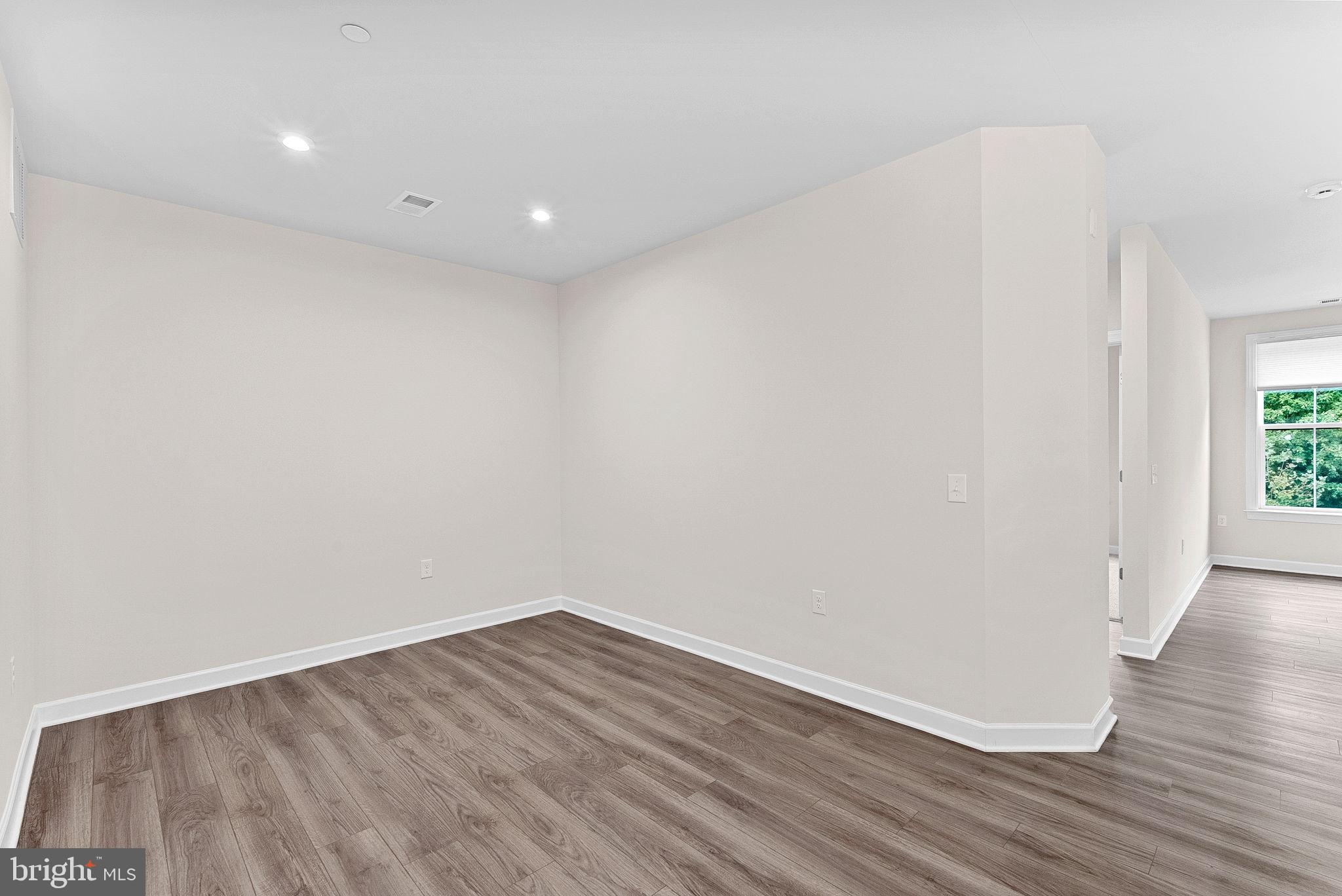 3925 FAIR RIDGE DRIVE 305