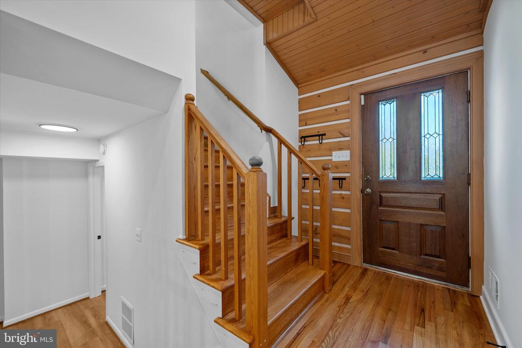 2258 SENSENEY LANE