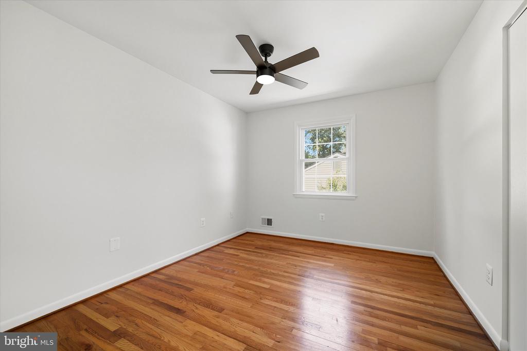 2258 SENSENEY LANE