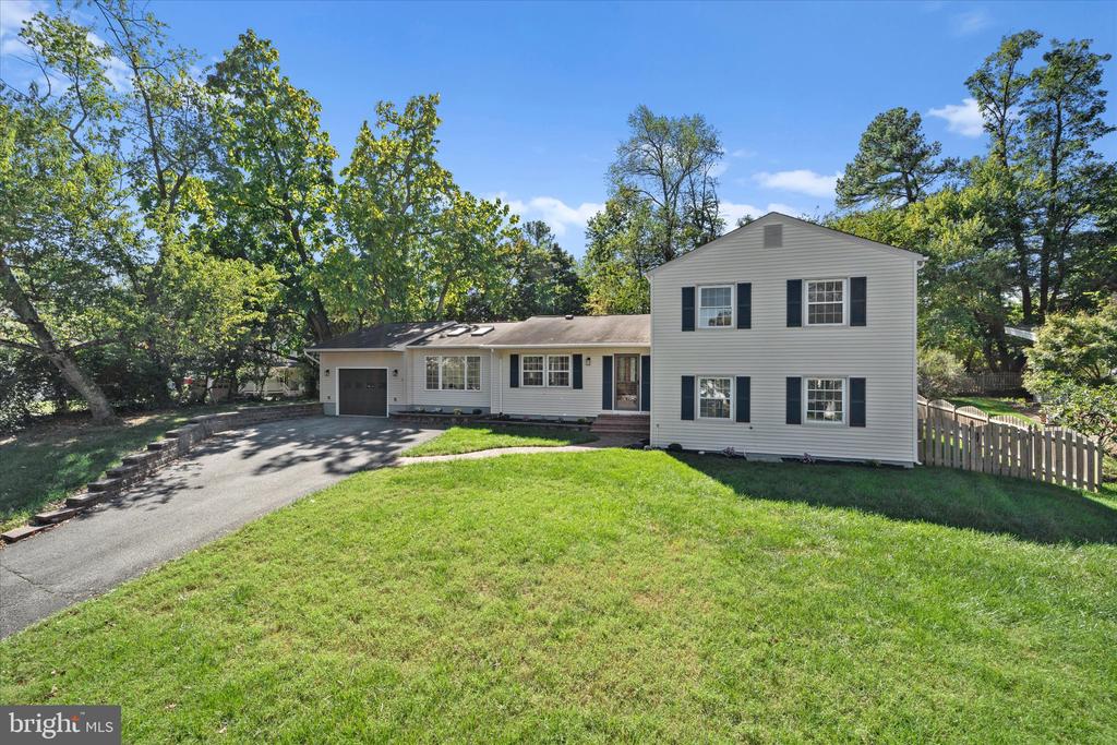 2258 SENSENEY LANE
