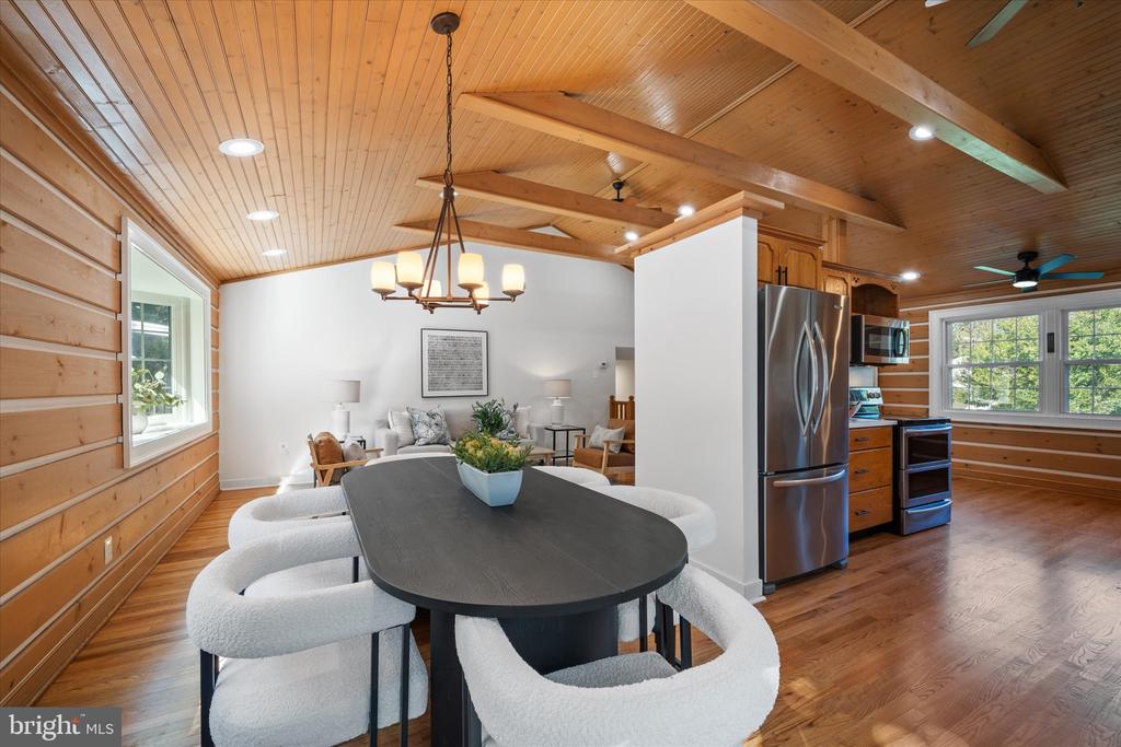 2258 SENSENEY LANE