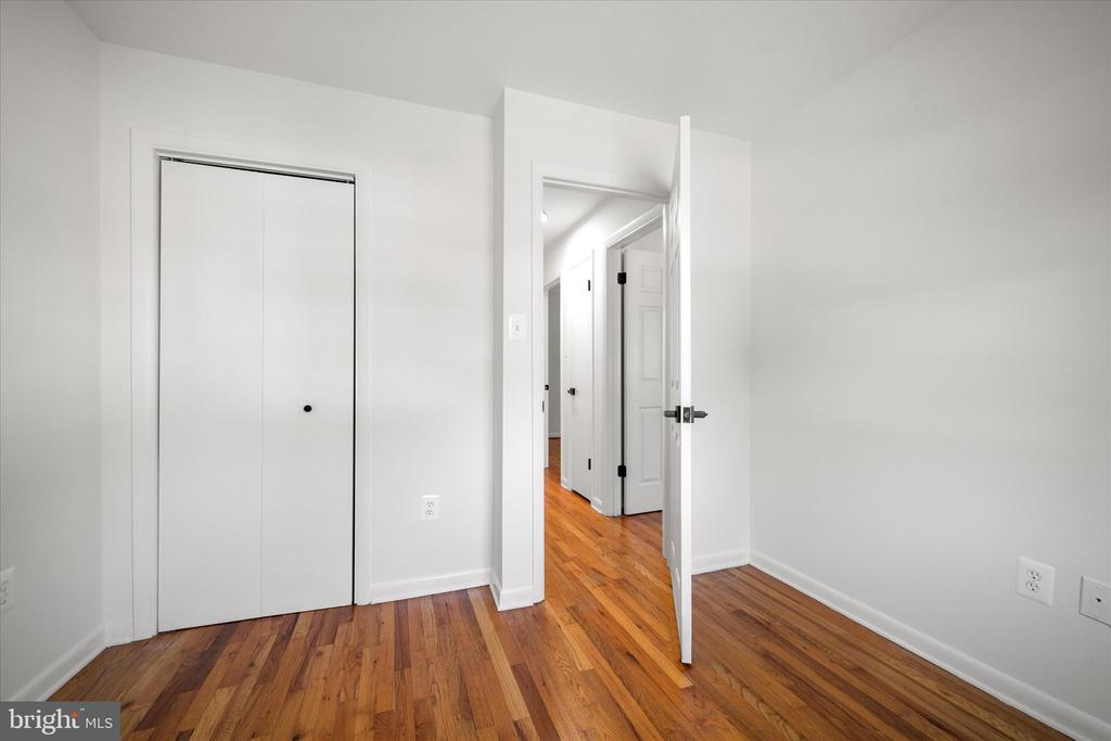 2258 SENSENEY LANE
