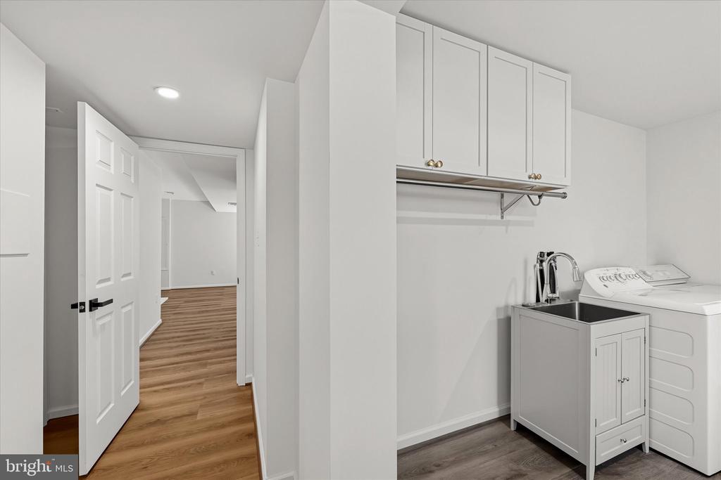 2258 SENSENEY LANE
