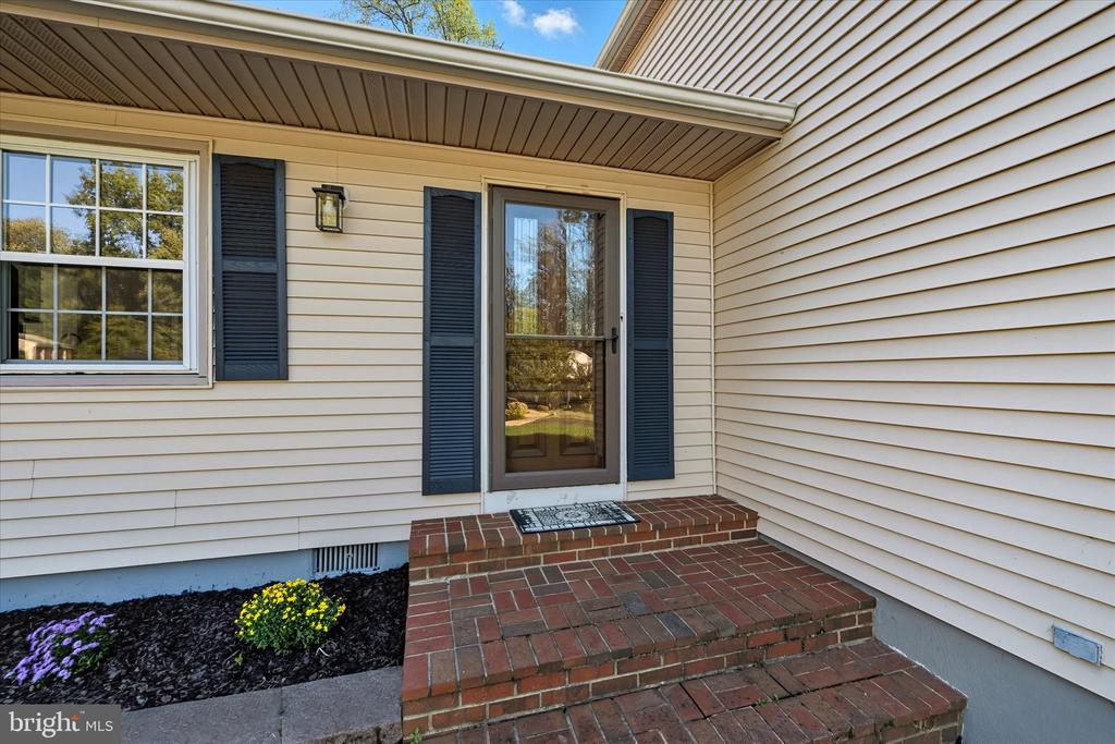 2258 SENSENEY LANE