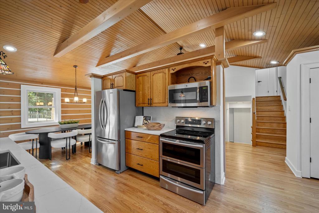 2258 SENSENEY LANE