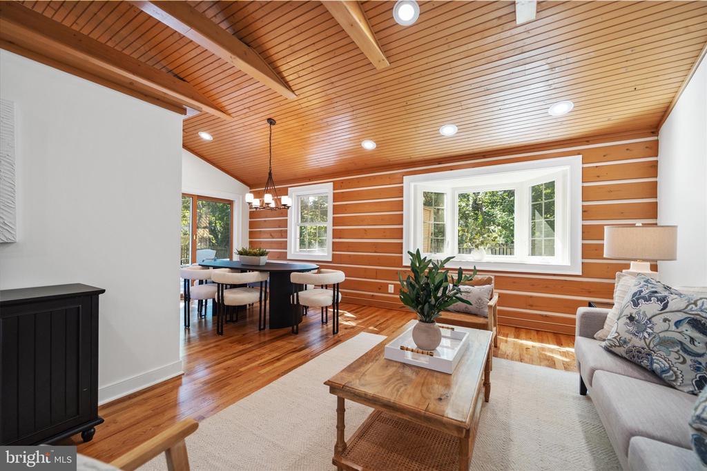 2258 SENSENEY LANE