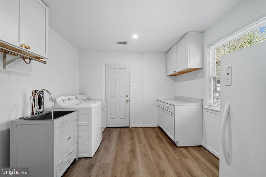 2258 SENSENEY LANE