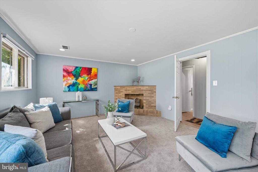7456 MADEIRA PLACE