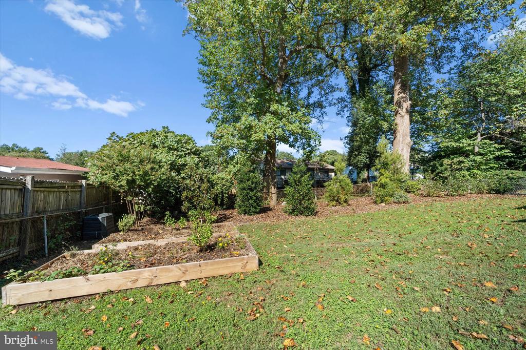 7456 MADEIRA PLACE