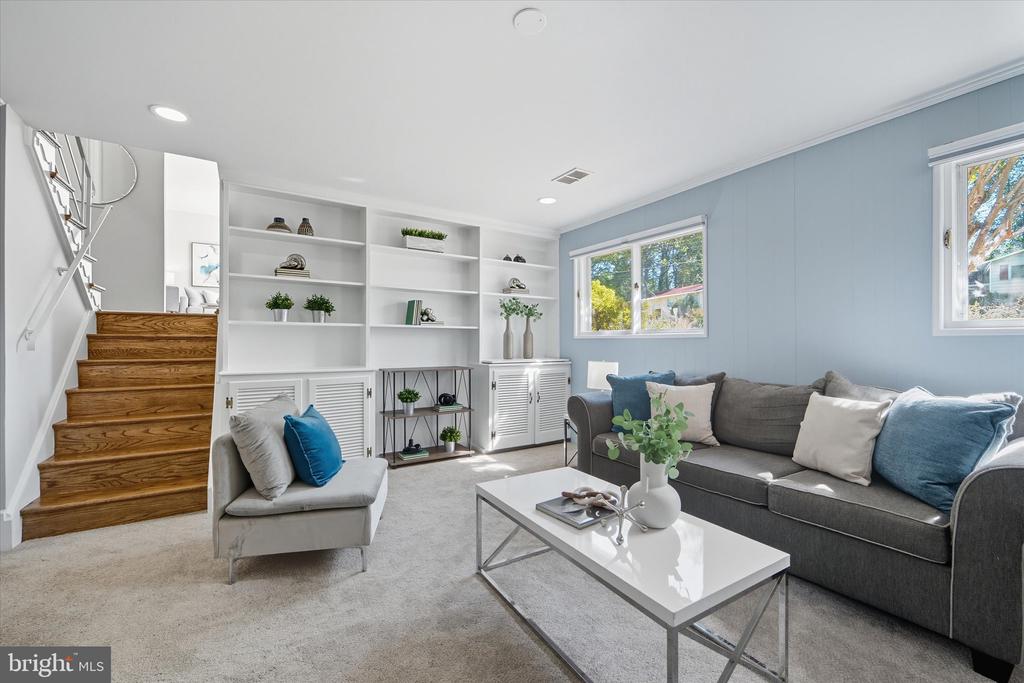7456 MADEIRA PLACE