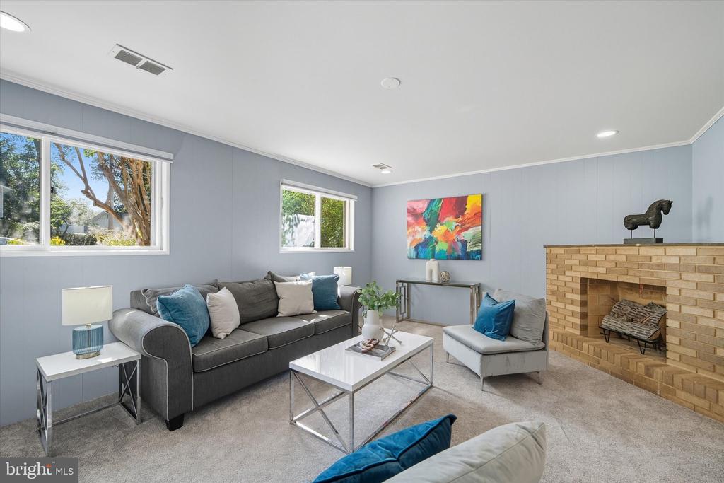 7456 MADEIRA PLACE