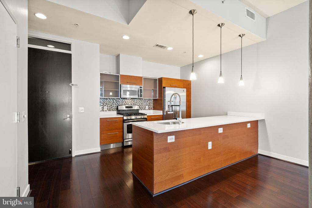 12025 NEW DOMINION PARKWAY 406