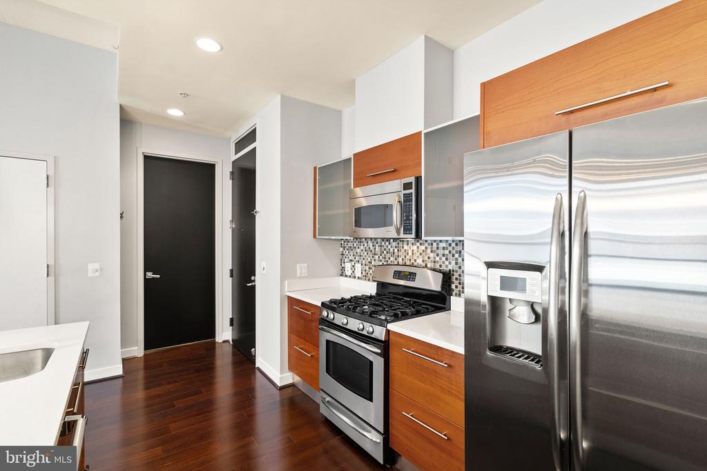 12025 NEW DOMINION PARKWAY 406