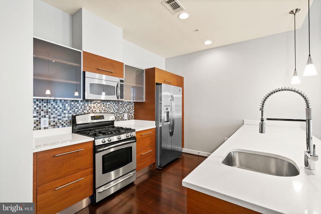 12025 NEW DOMINION PARKWAY 406