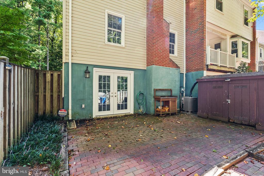 5602 KIRKHAM COURT