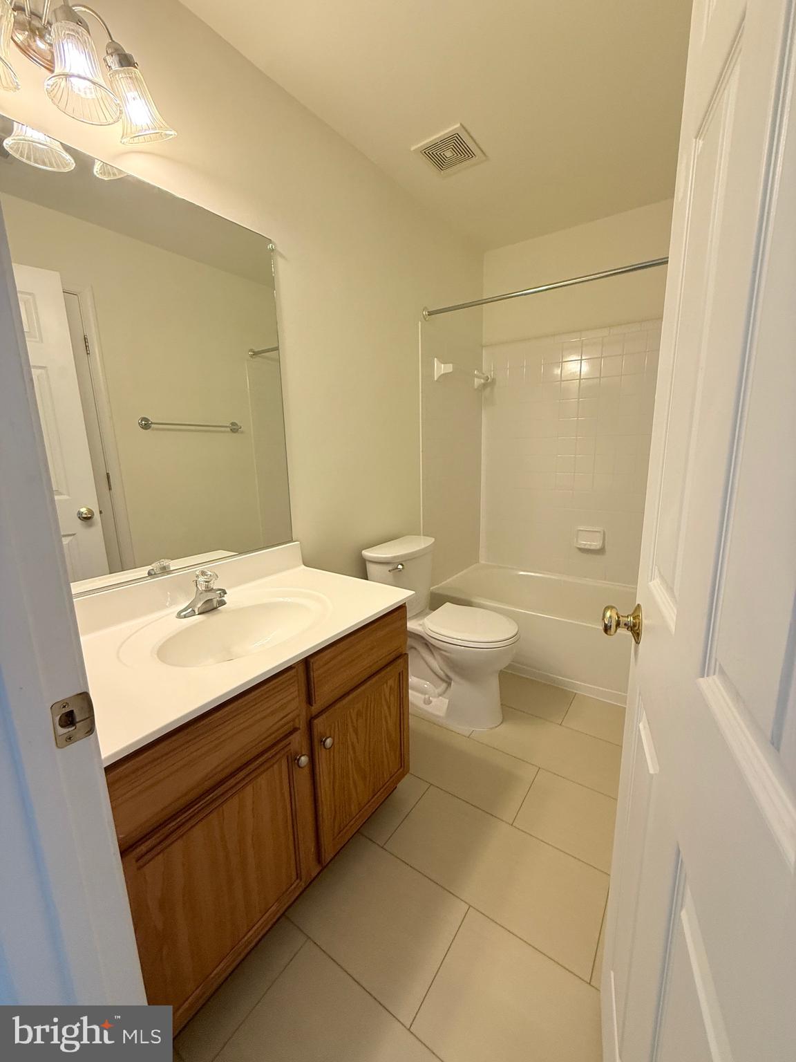 8596 WYNGATE MANOR COURT