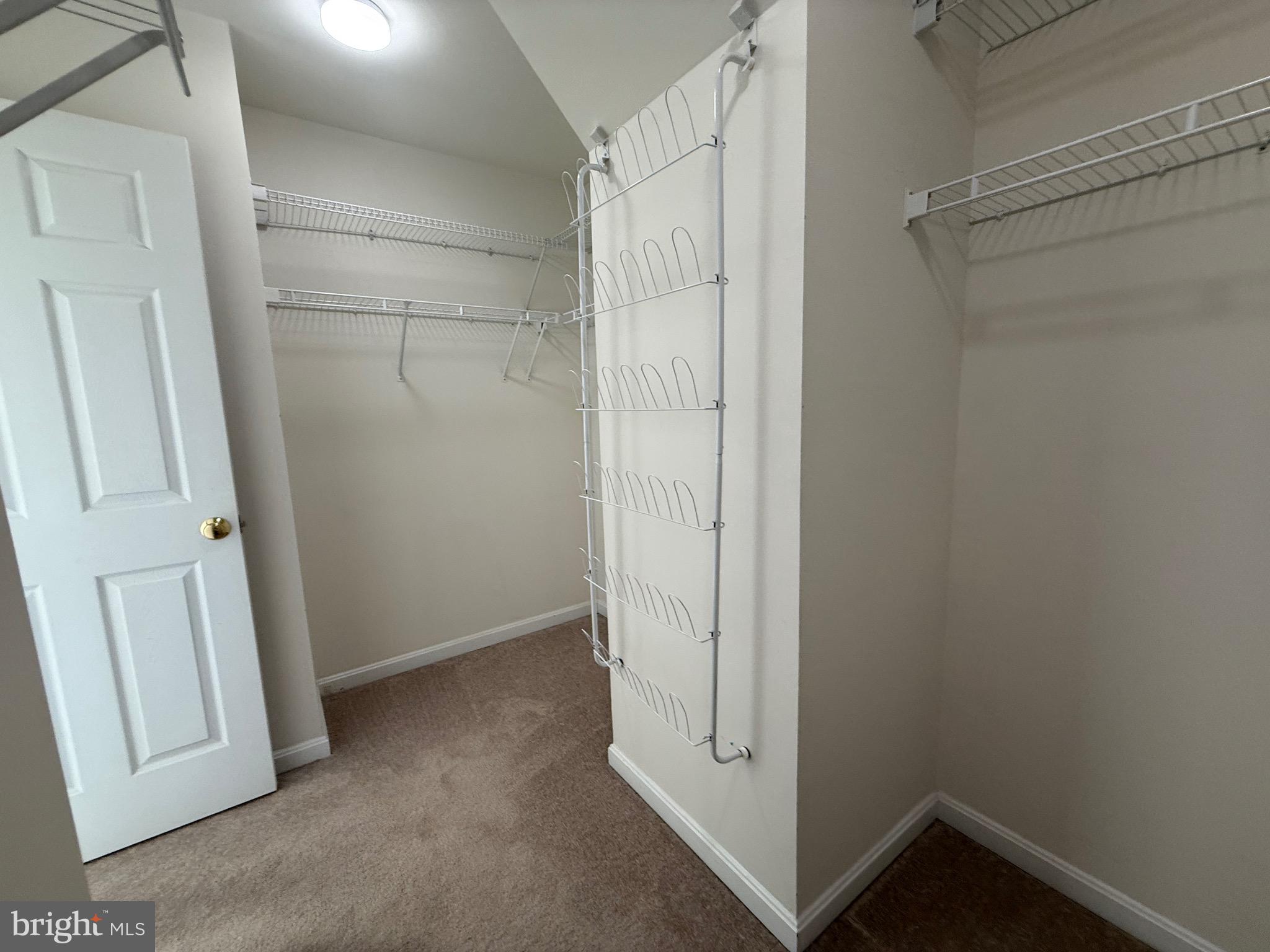 8596 WYNGATE MANOR COURT