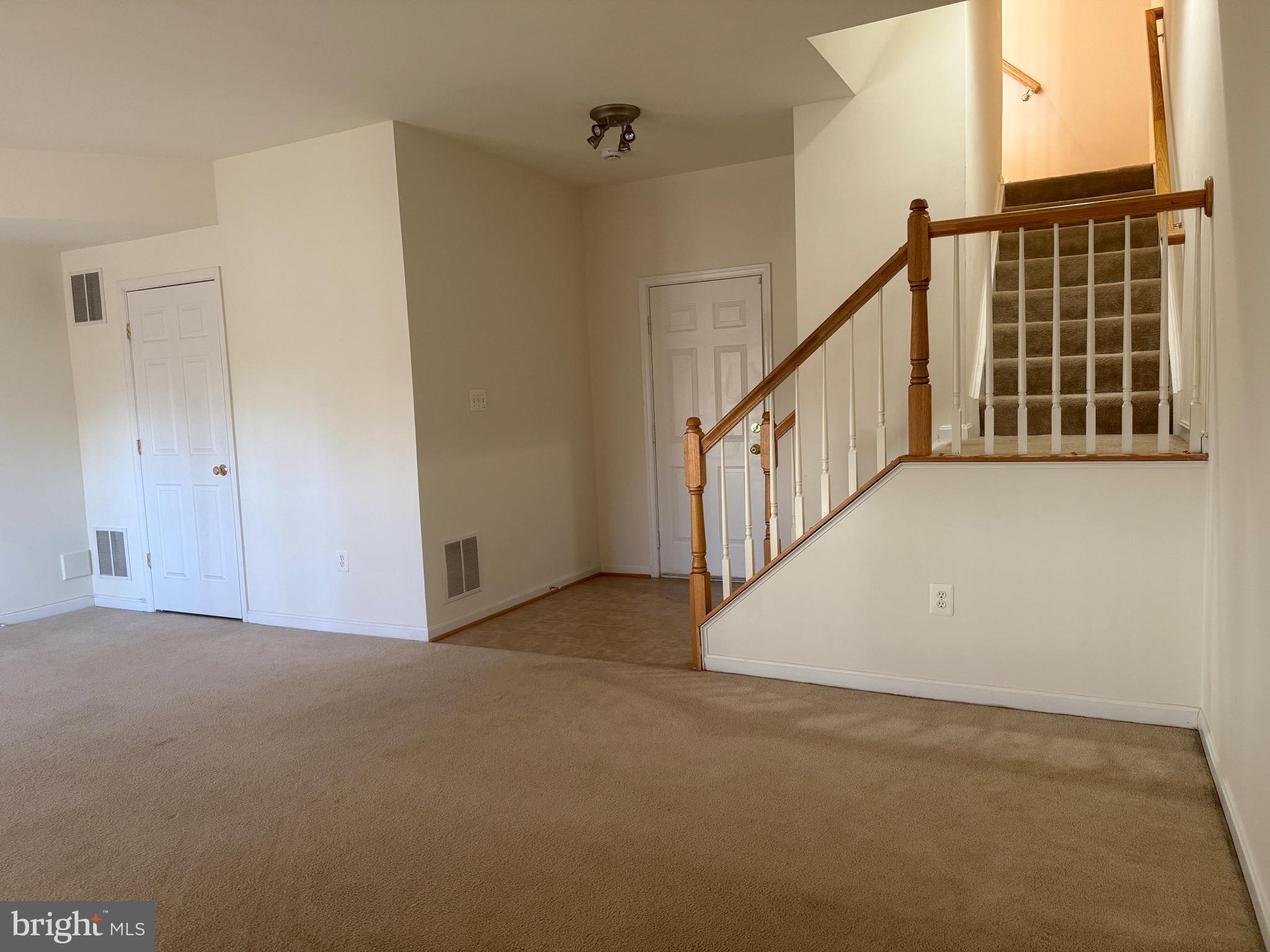 8596 WYNGATE MANOR COURT