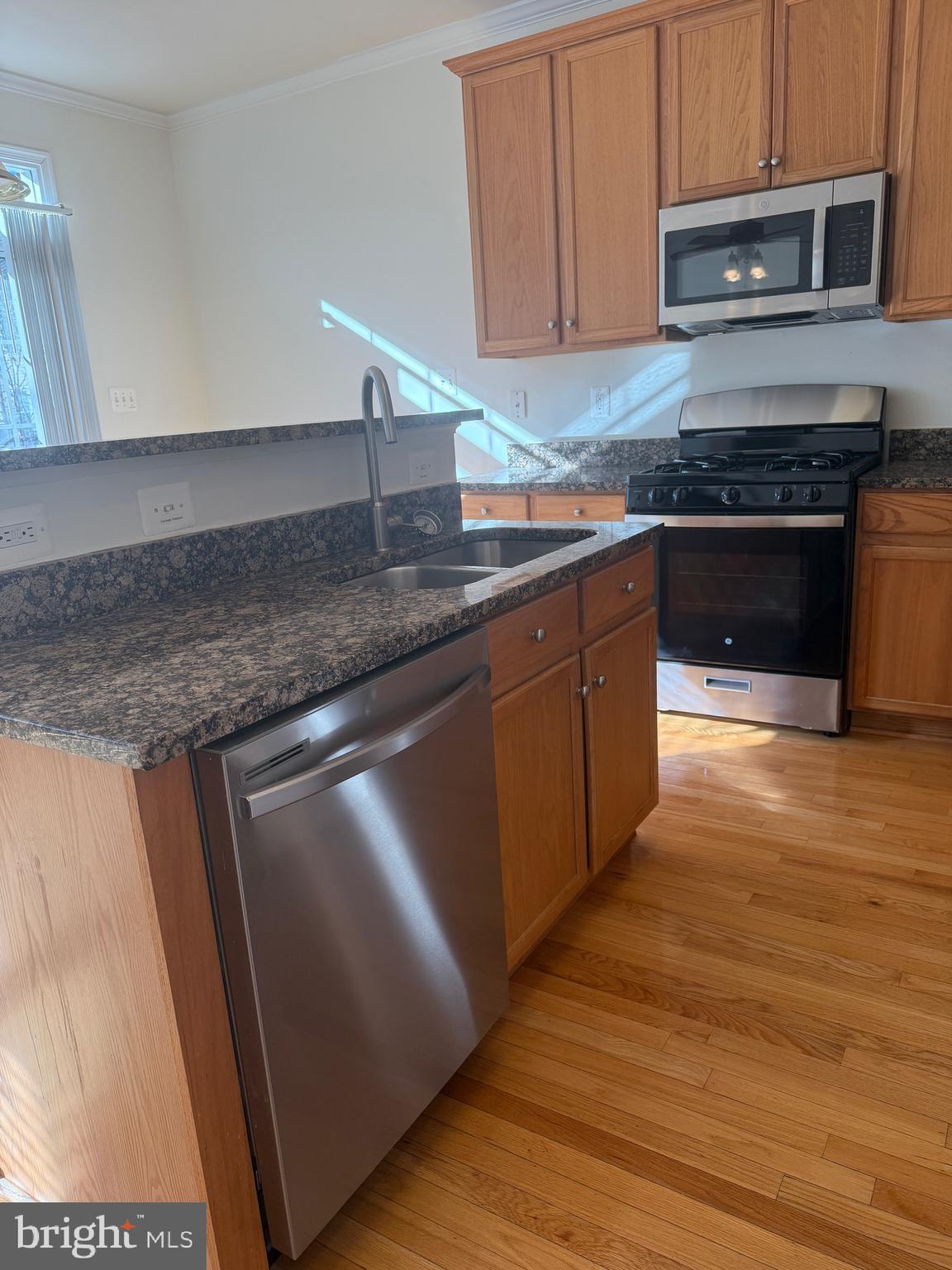 8596 WYNGATE MANOR COURT