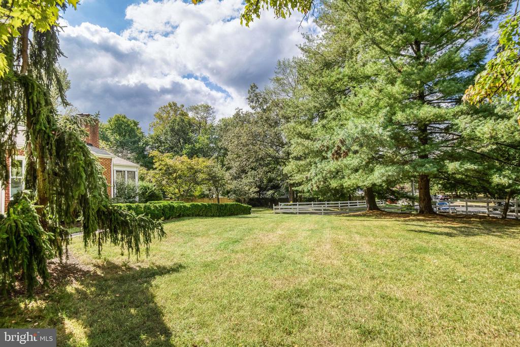 5527 WHARTON LANE