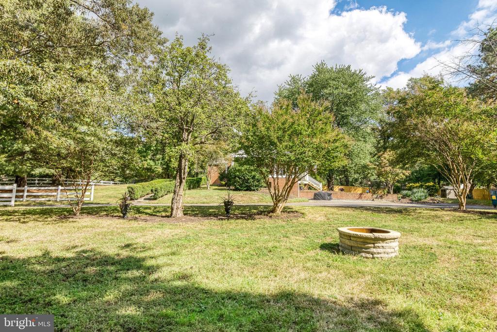 5527 WHARTON LANE