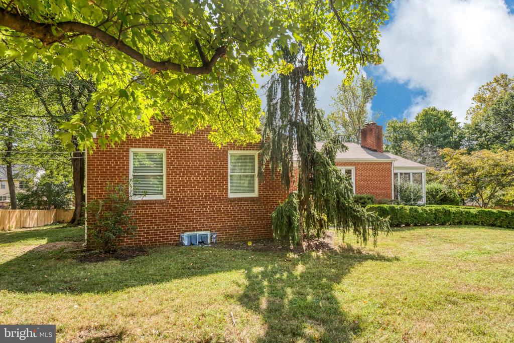 5527 WHARTON LANE