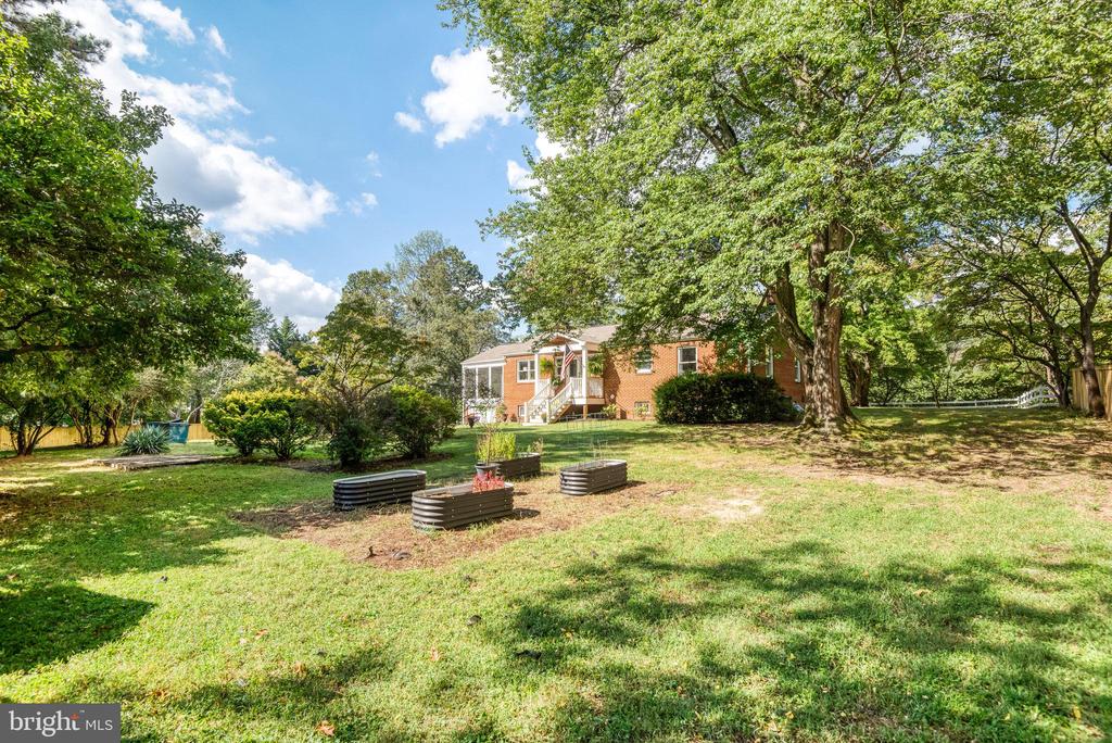 5527 WHARTON LANE